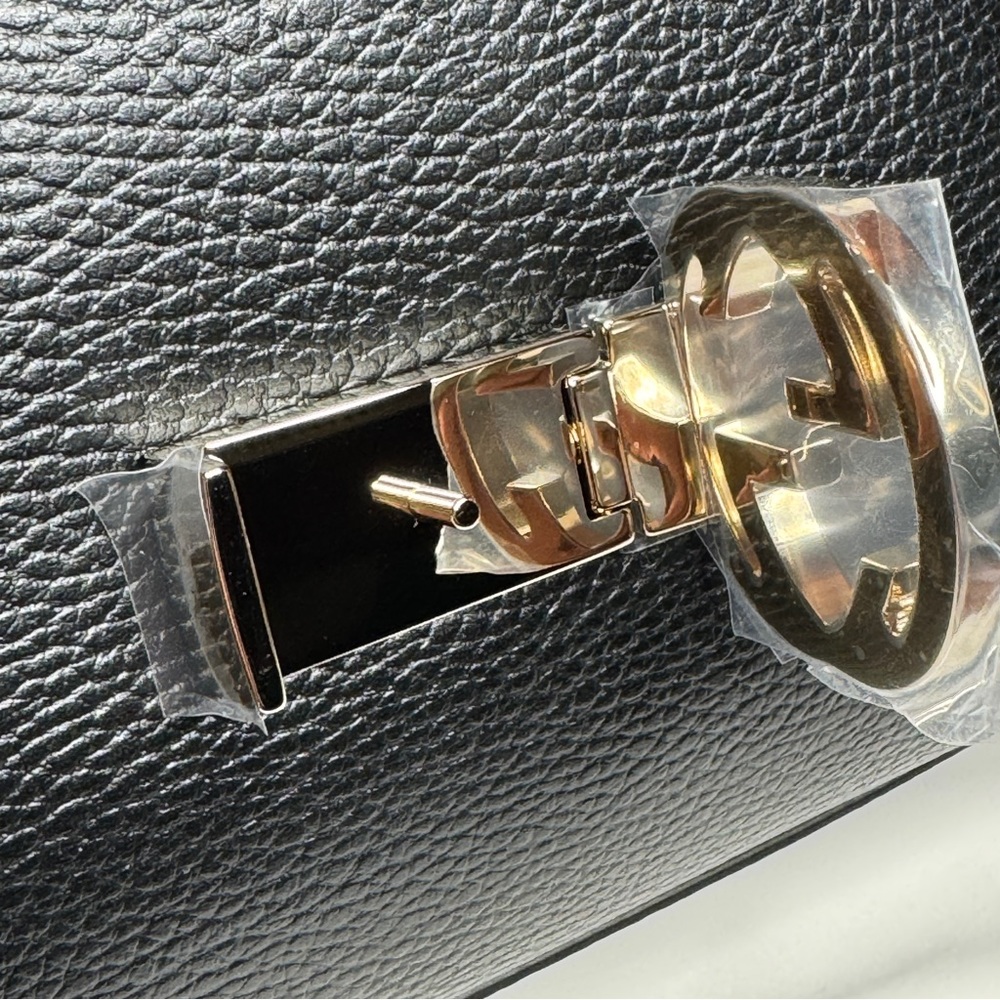 Gucci Interlocking Black Leather Chain Crossbody - Picture 7 of 13